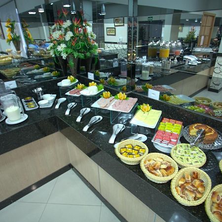 Skala Traveling Hotel 쿠이아바 외부 사진